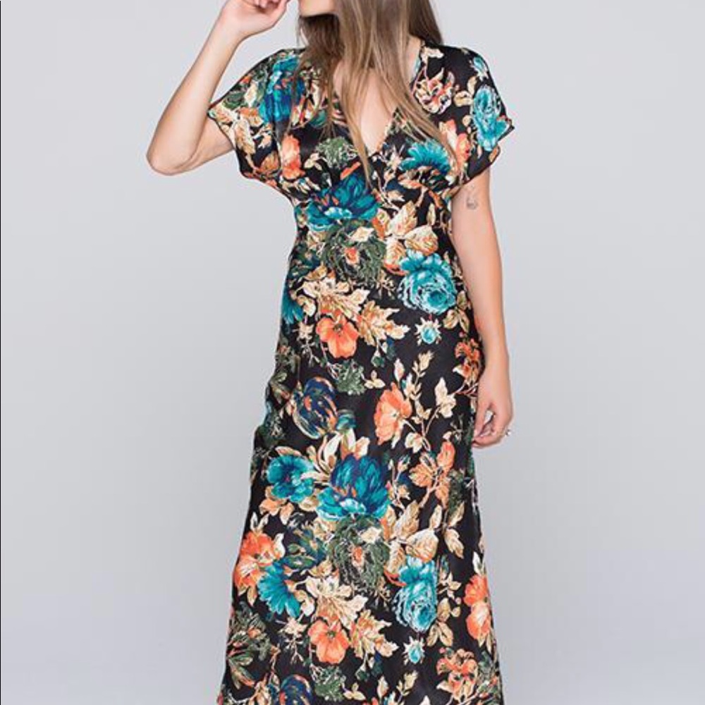 Band of Gypsies Midi dress in black and Floral